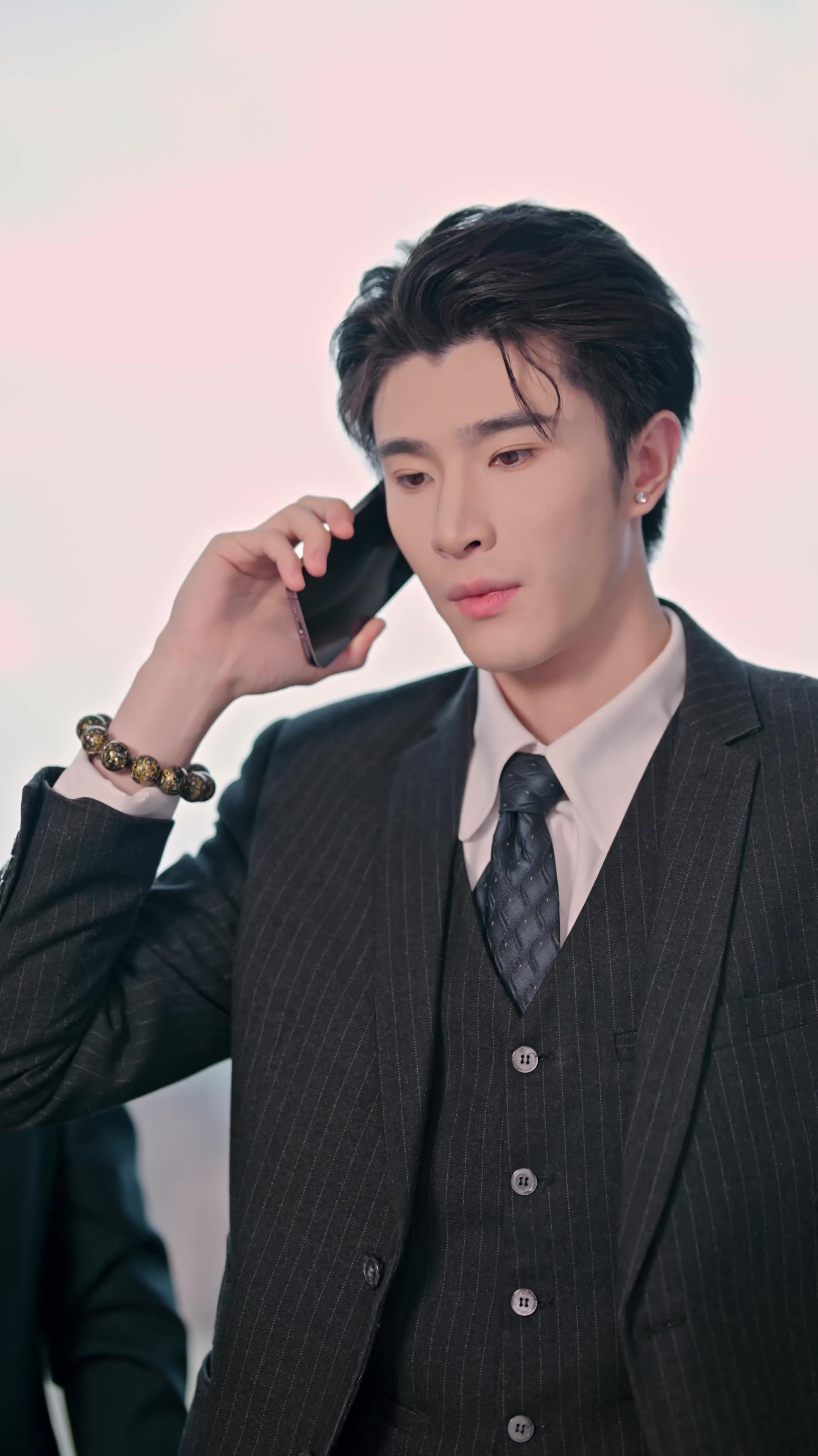 Hired a Billionaire as Baby’s Dad 