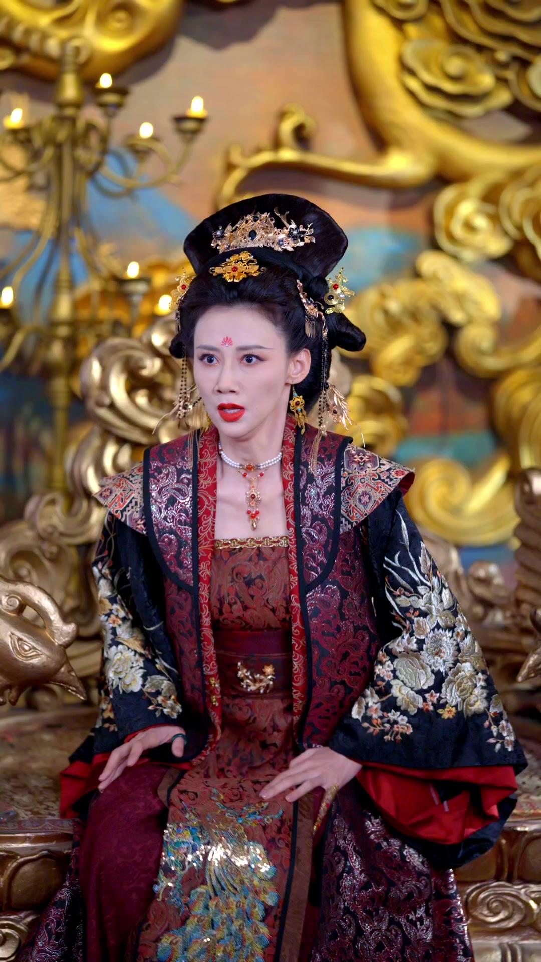 Sandiwara Kaisar Palsu