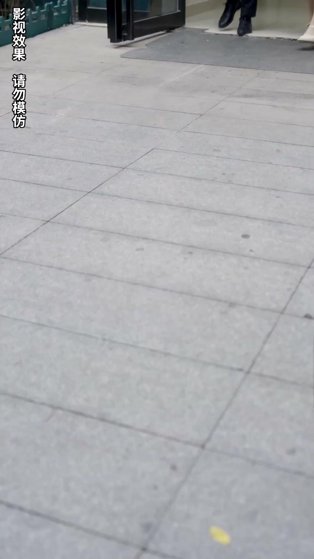 L'IDENTITÉ SECRÈTE DE MON MARI