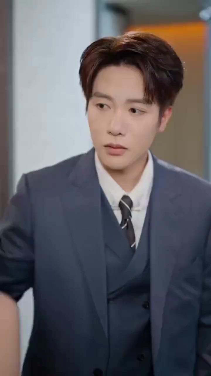 Per Sopravvivere, Mi Stringo al Mio Nemico