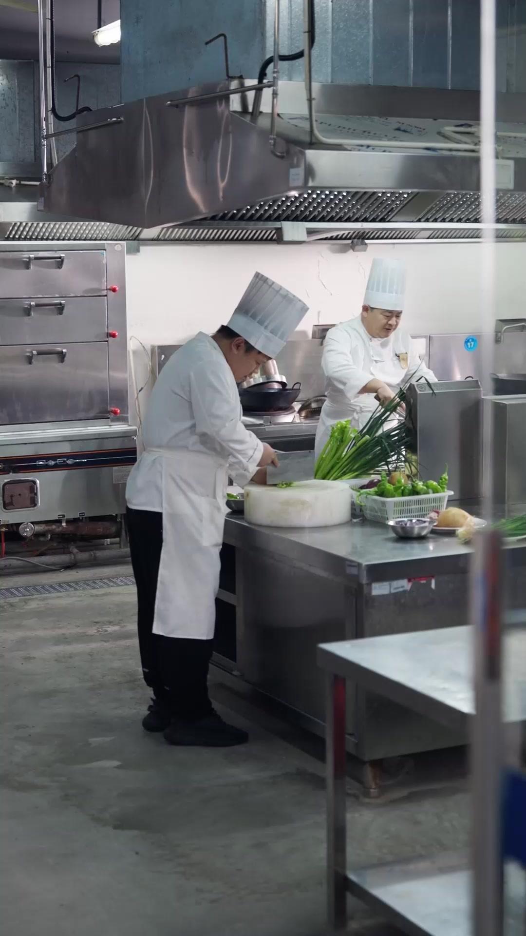 (Dubbing) Hilangnya Tukang Masak Terunggul