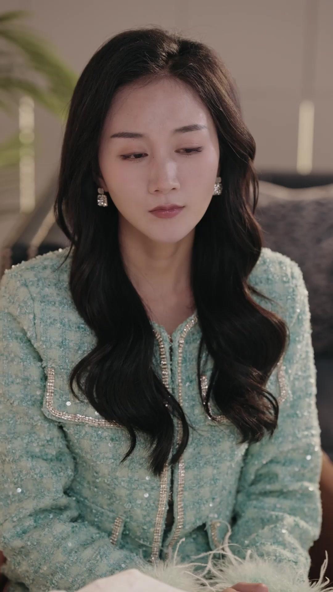 Las estrellas brillan en el cielo