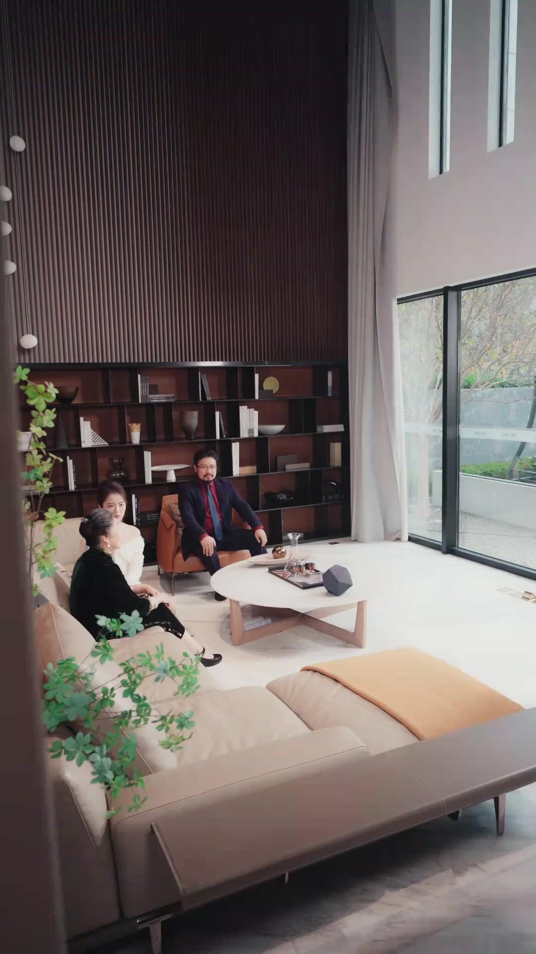 Boss Jatuh Cinta pada Pembantu