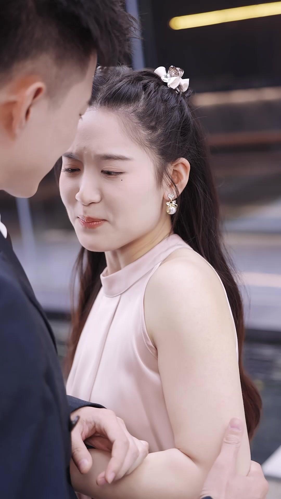 Clingy CEO Won't Let Me Go