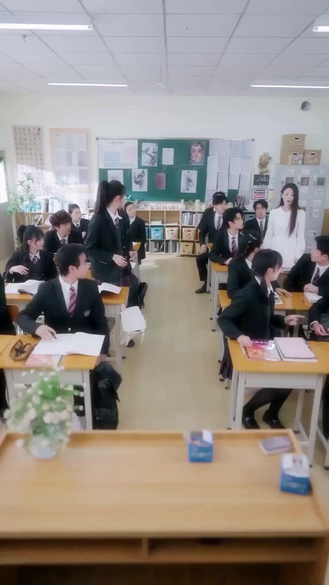 (Dubbed)Smart Poor Girl Outwits Rich Kids