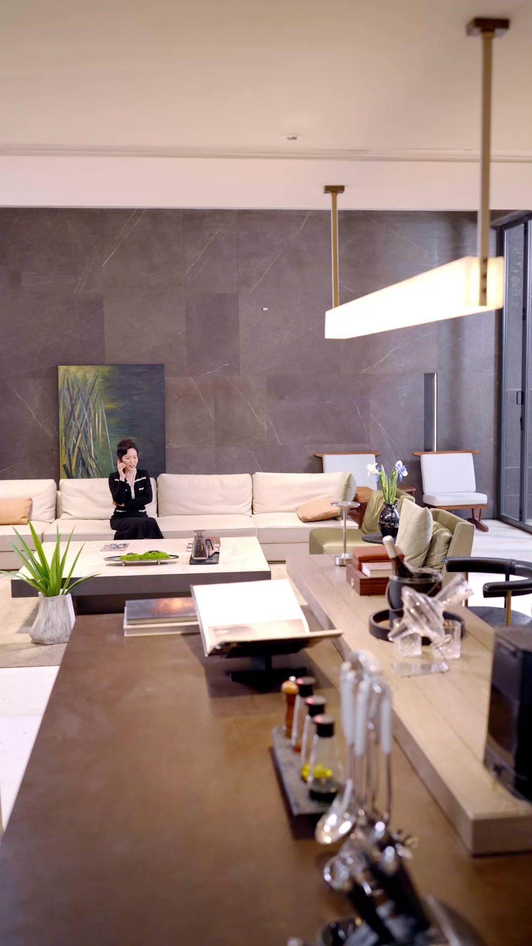 El amor se fue al dar la espalda