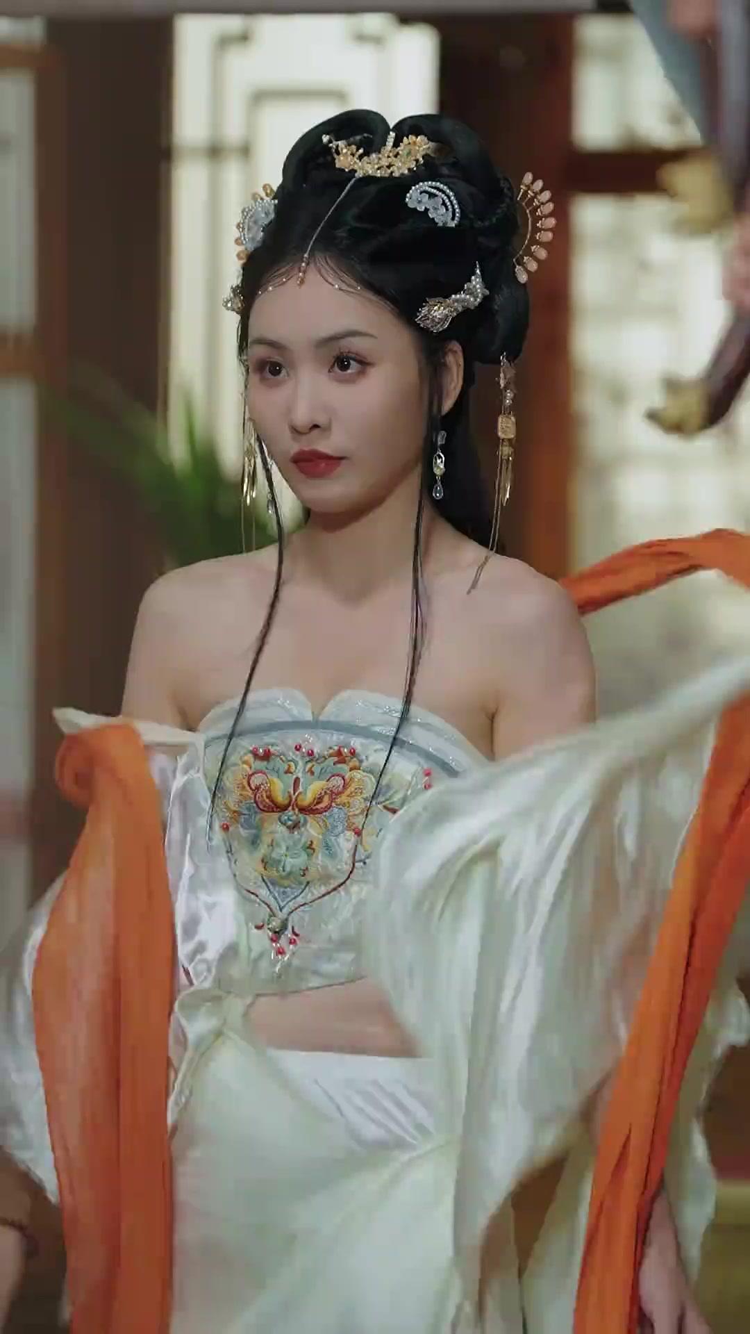 (Dublajlı) Kasabın Kudretli Kılıcı Altındaki Prenses