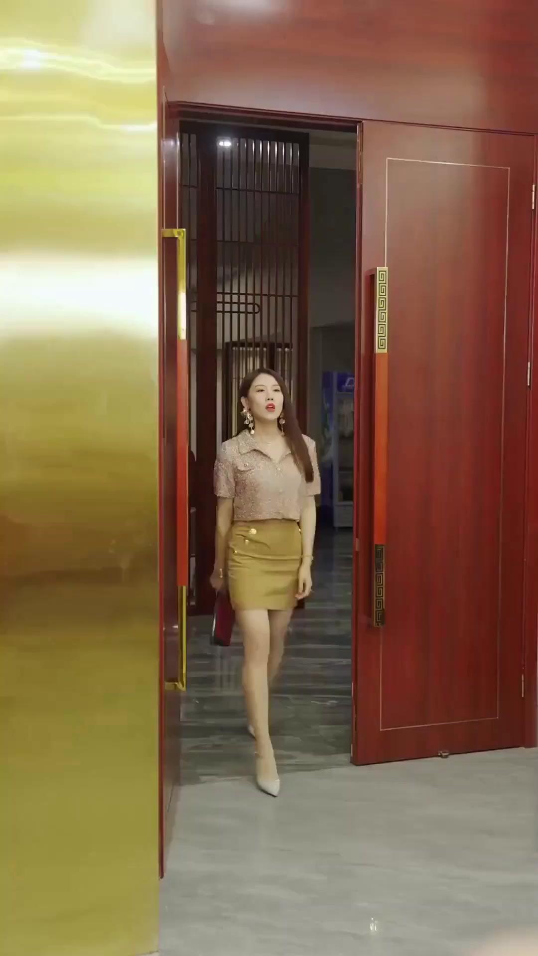 (Dublajlı) Para Kadınlara Harcanır