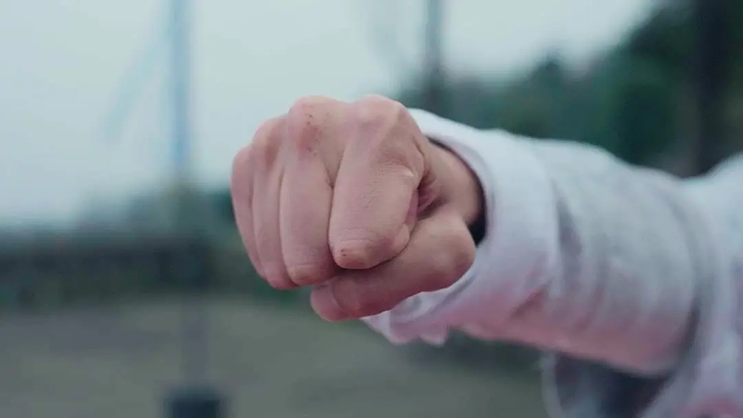 Legendary Hero: When the Healer Becomes the Poison