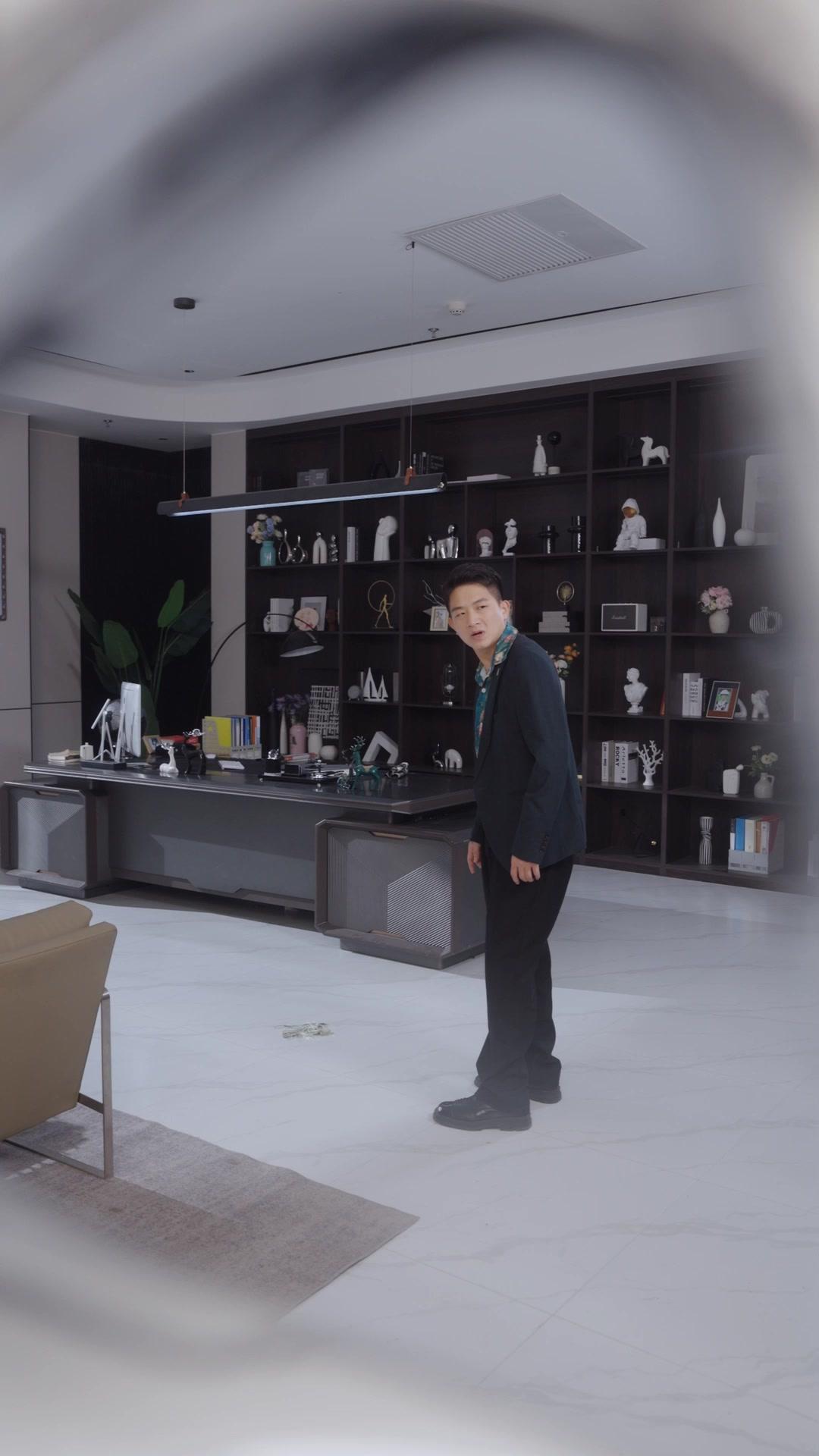 Taklukkan CEO Cantik yang Dingin