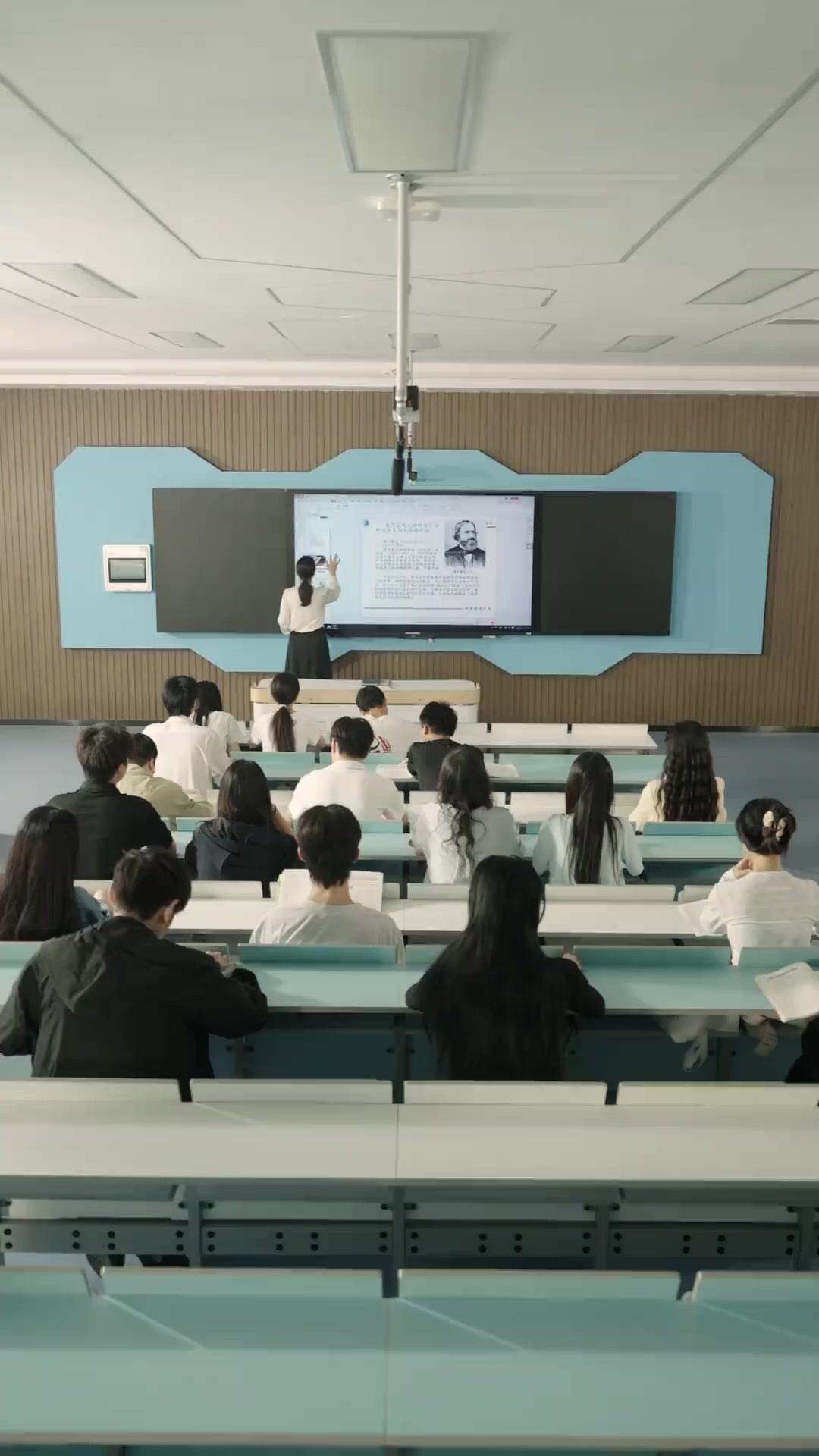 (Dublagem)Da Sombra à Rainha