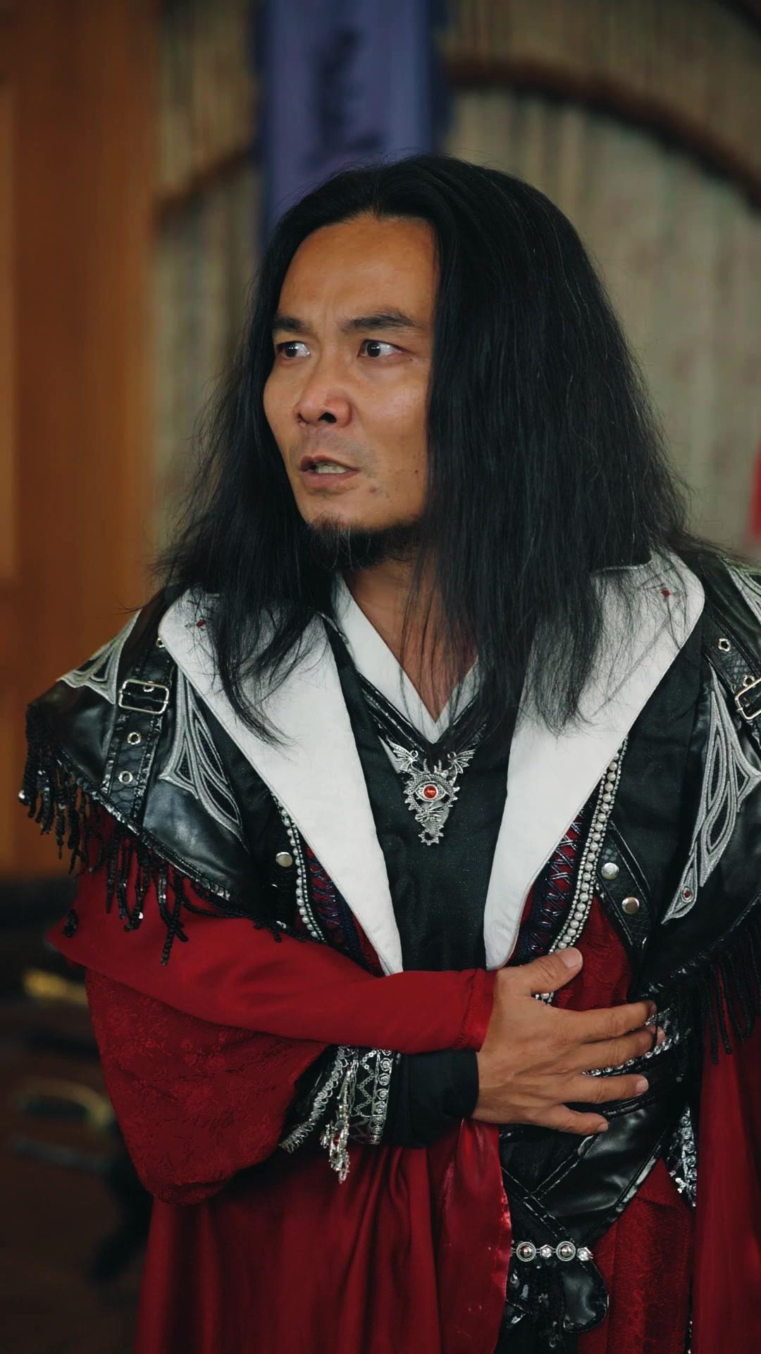 退隱大佬今天又在拯救世界