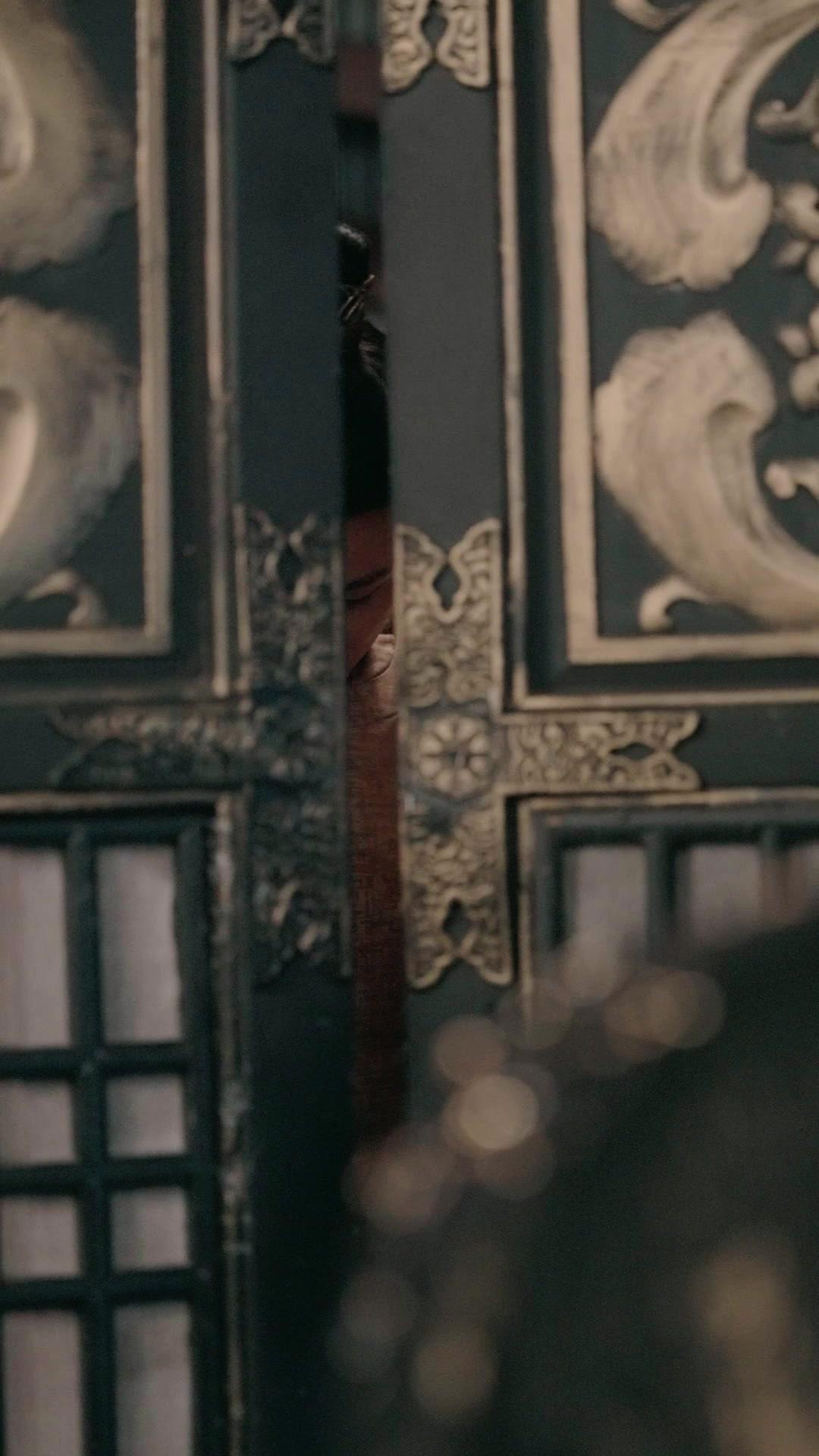 Your Majesty… I’m Just a Courtesan!