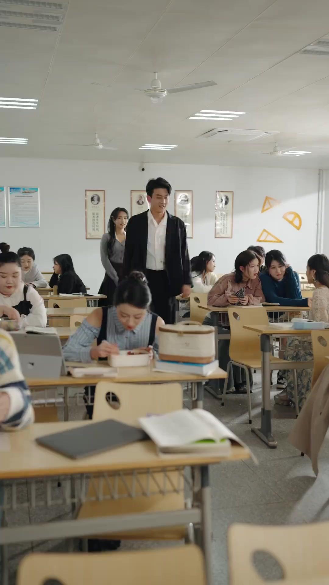 (Dubbed)Reborn to Crowned Love