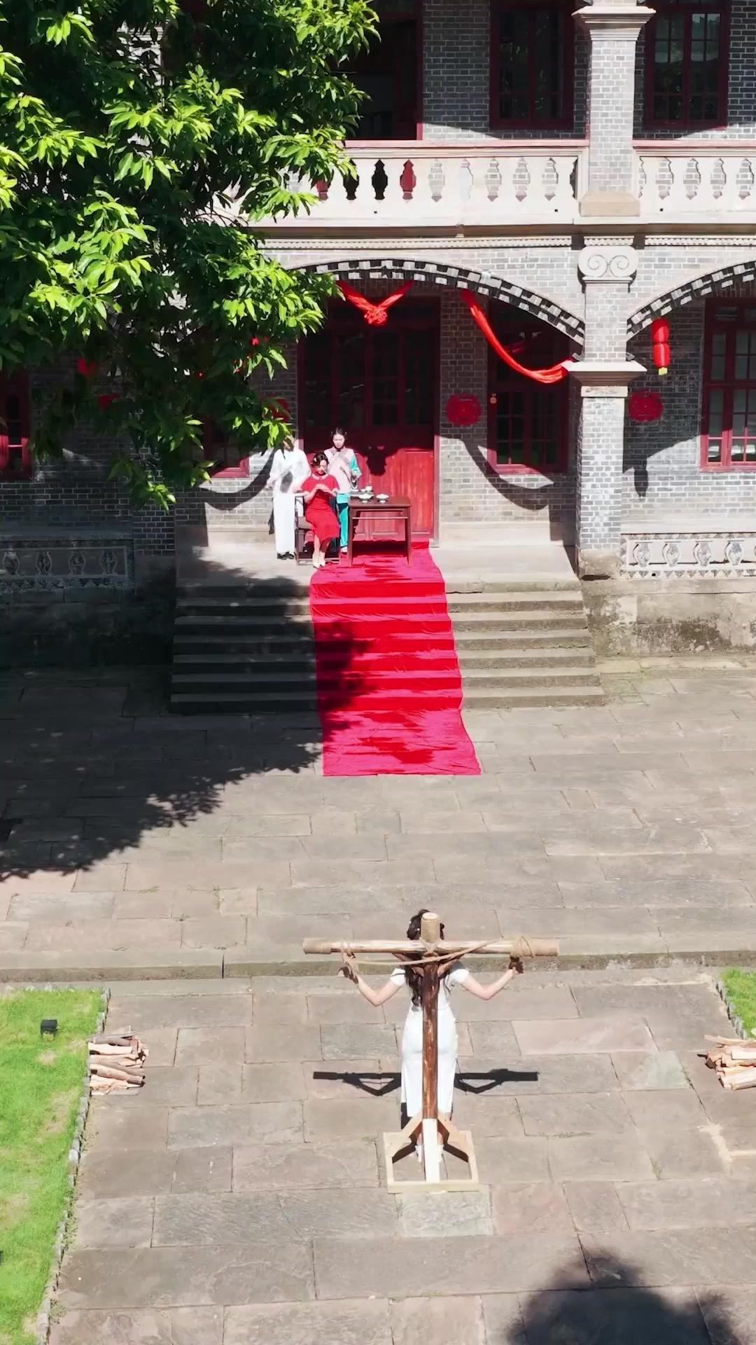 (Dubbed)Prisoned for Love