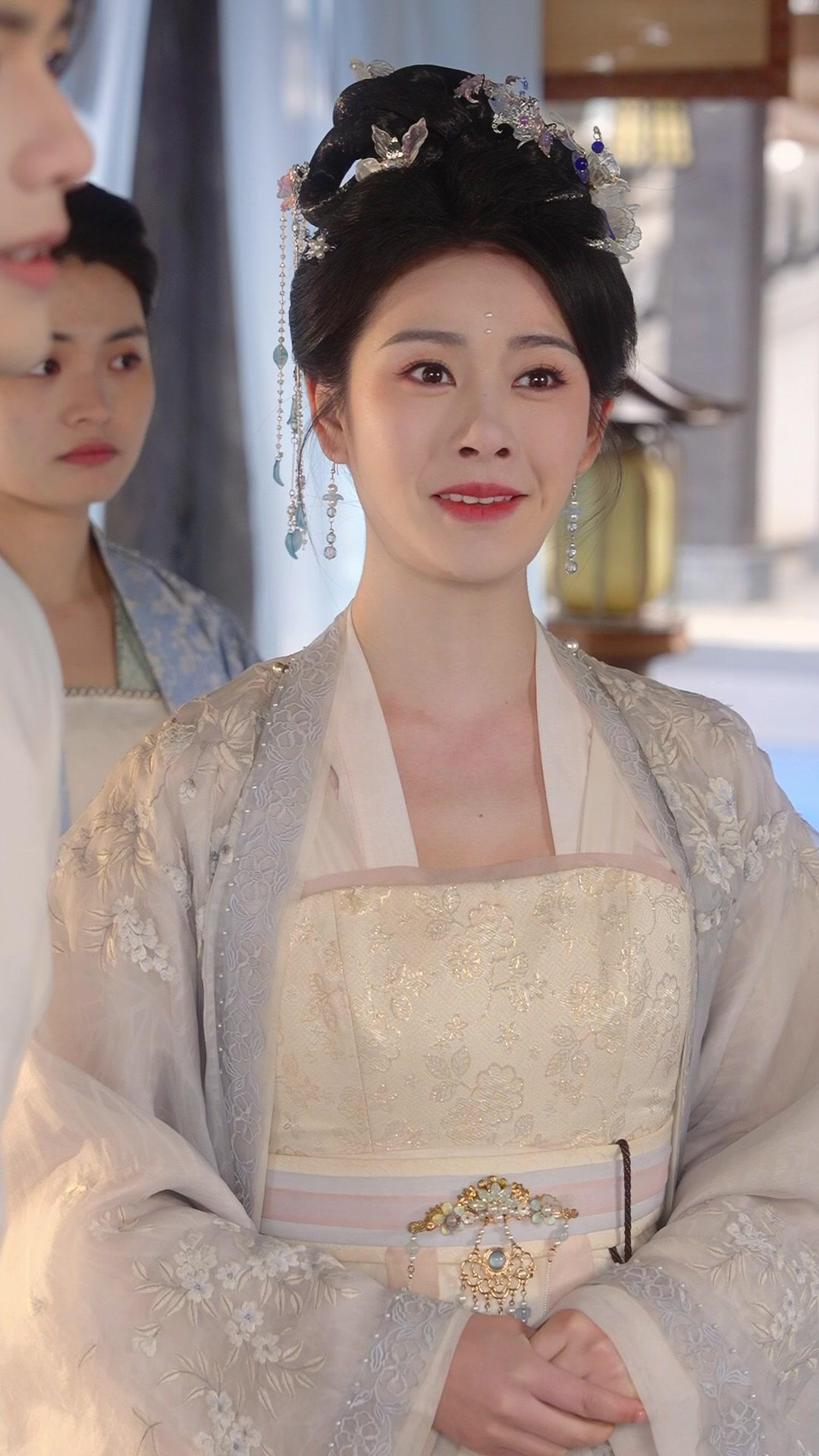 裴大人是個黏人精