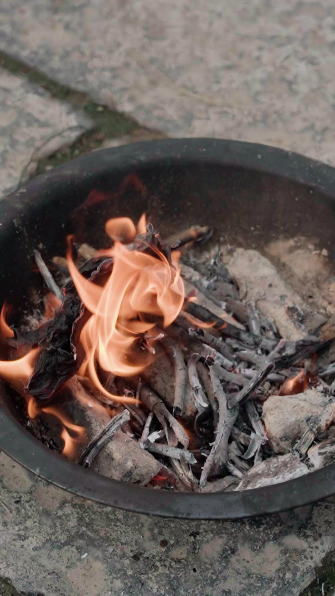 Cinta palsu bikin rusuh