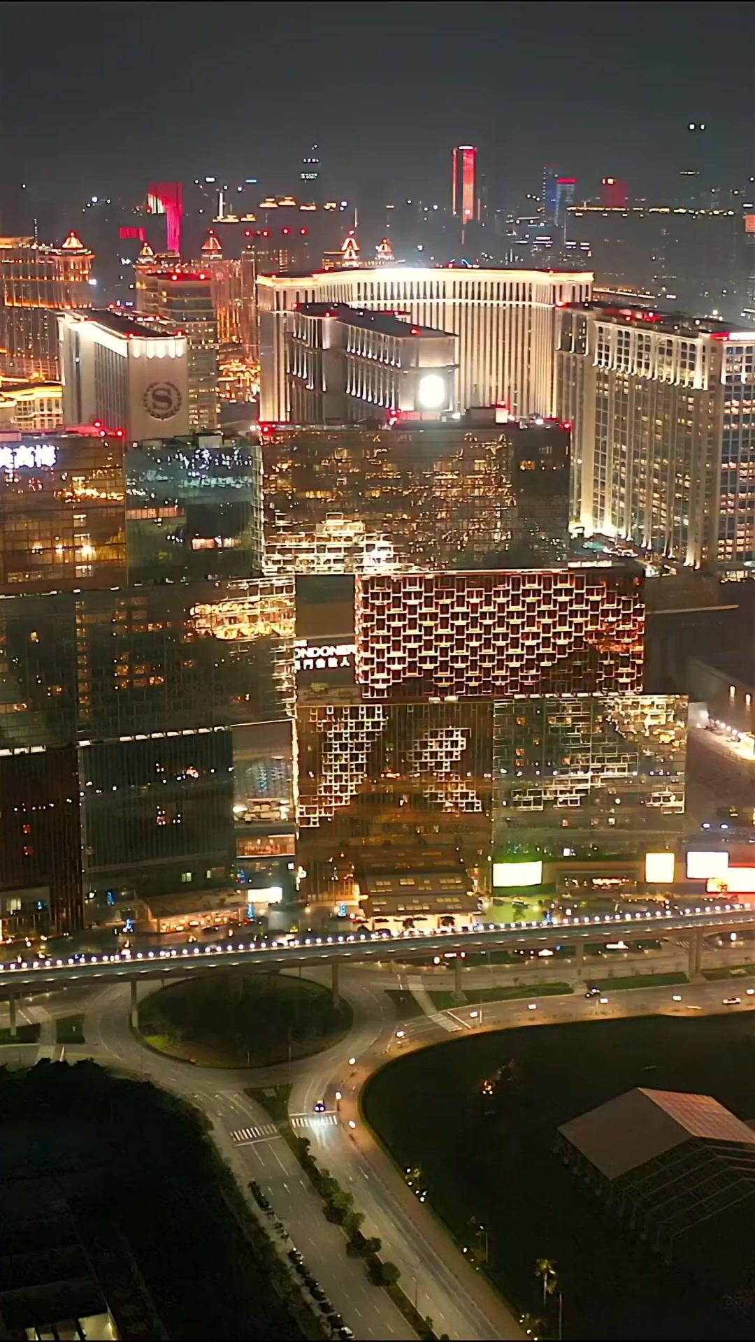 Sayap Terkandas, Pedang Terhunus