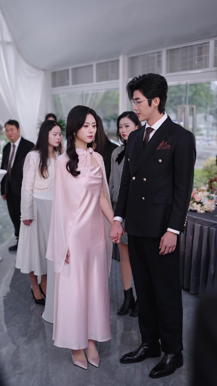 撩到個大佬，他超會撐腰的