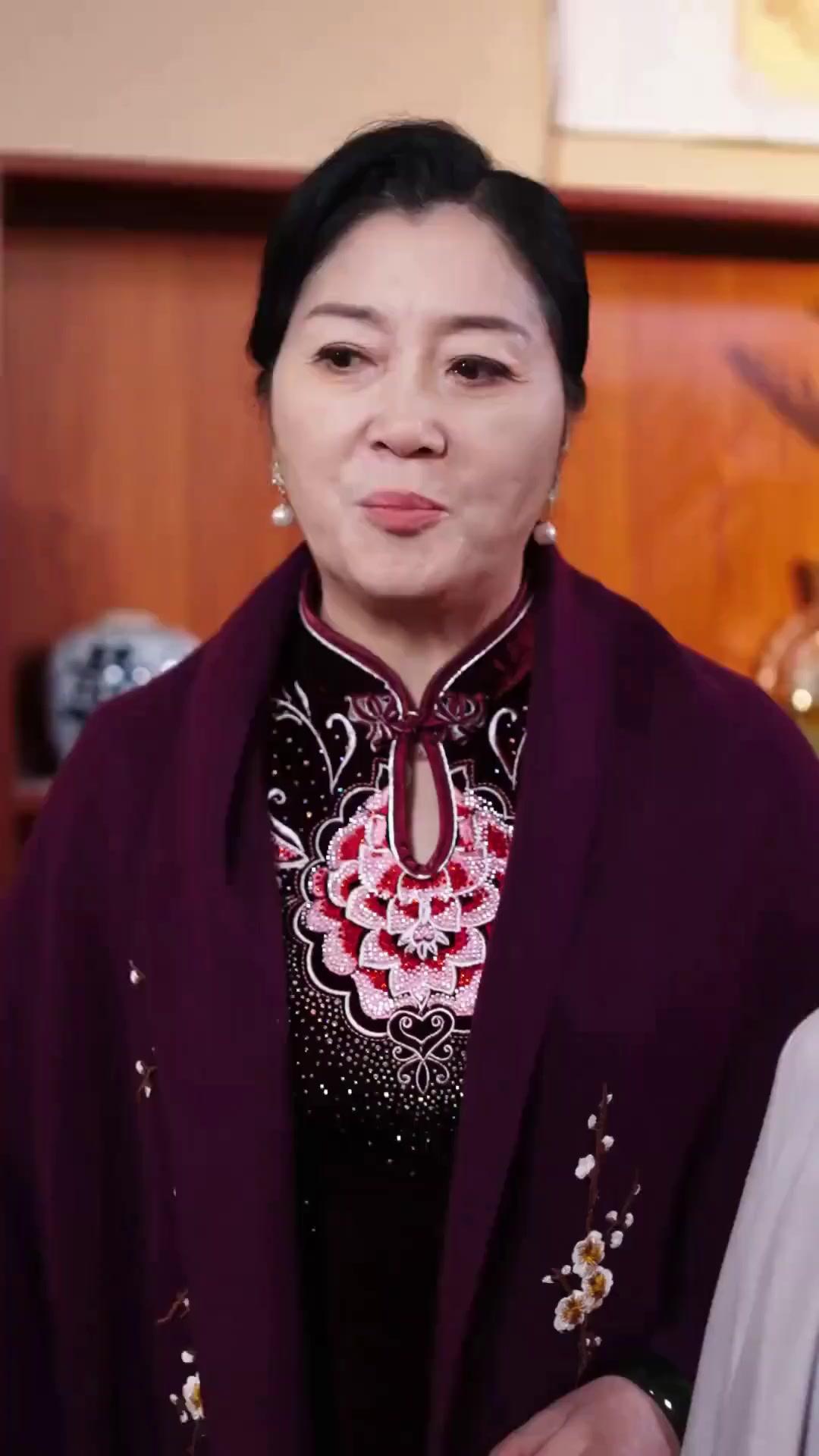 (Dubbed)Spoiled Brat vs. the Wrong Family