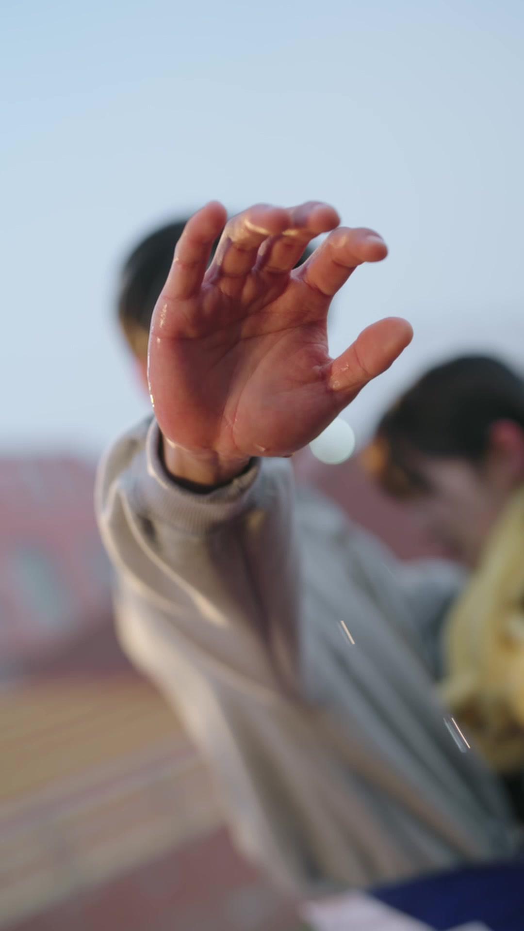 貧乏家族？どう見てもおかしい