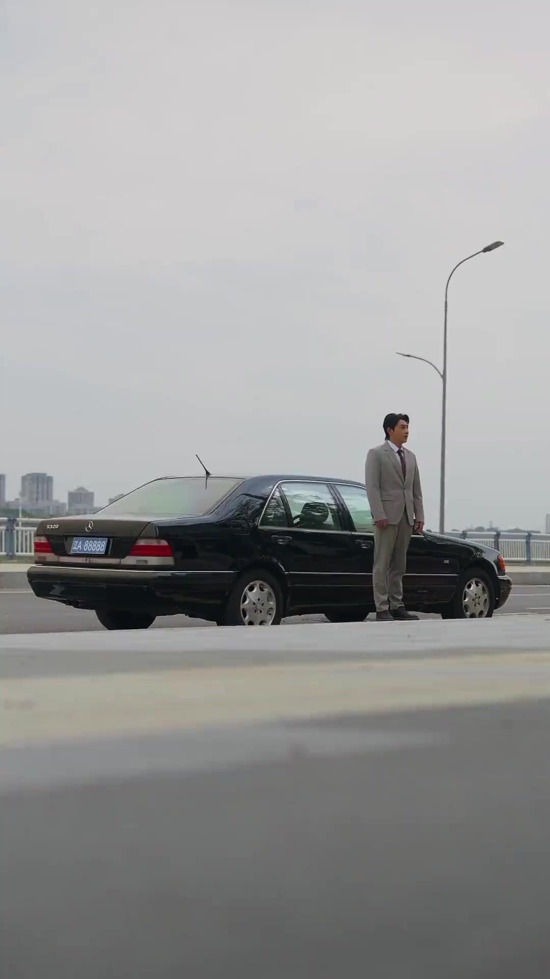 Immer hinter dir: Eine Mutter kehrt zurück