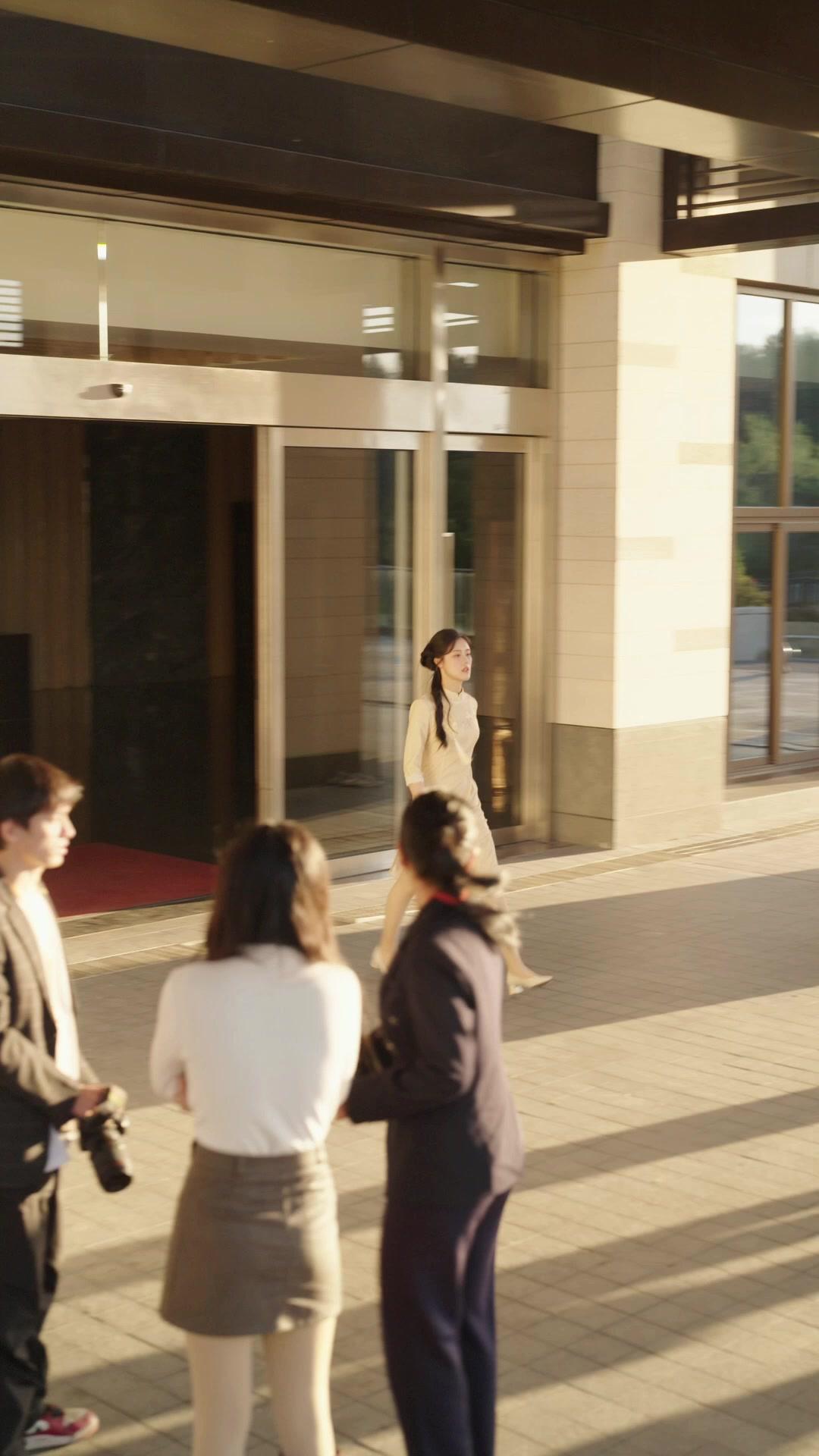 Jiwaku Jenderal, Tubuhku Istri CEO