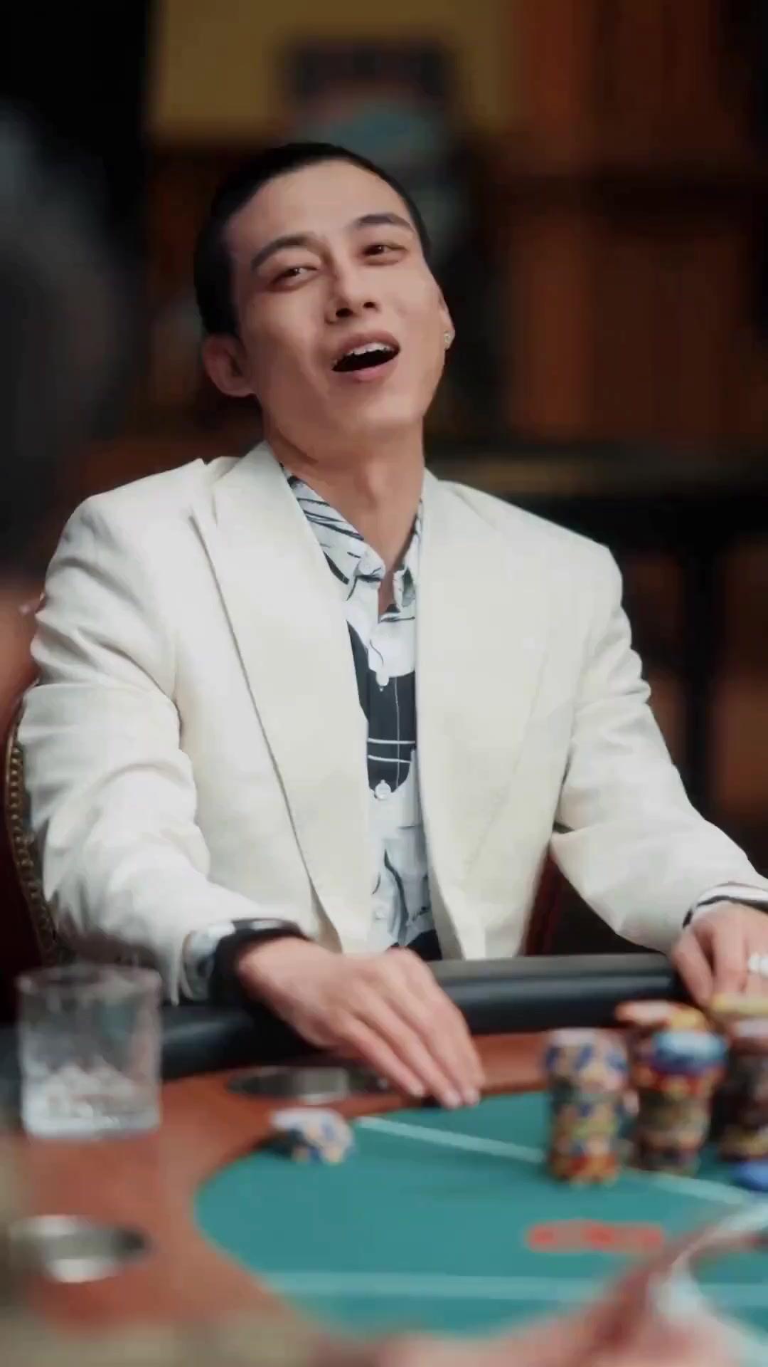 (Dubbed) This Chef? He's Gamble King!