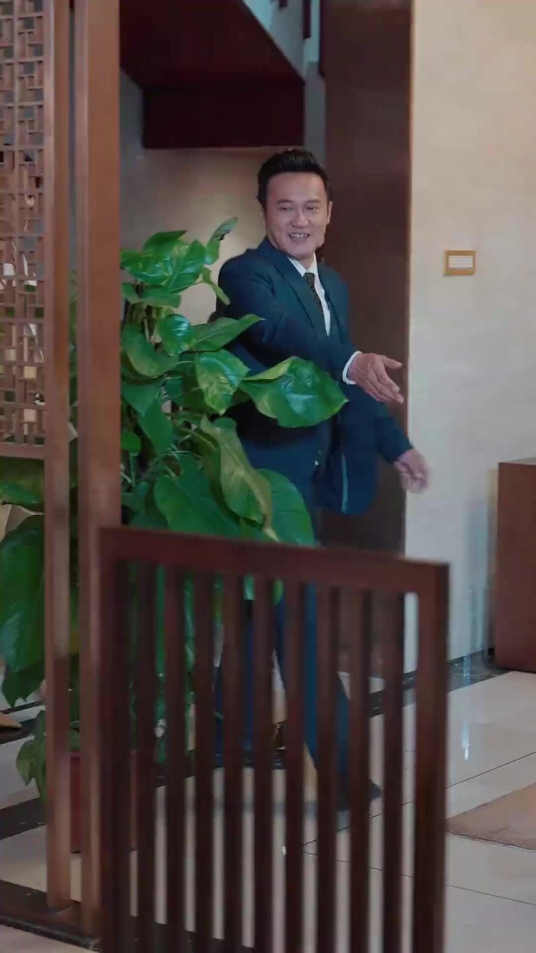 (พากย์เสียง) เธอไม่ใช่จันทราเดิม