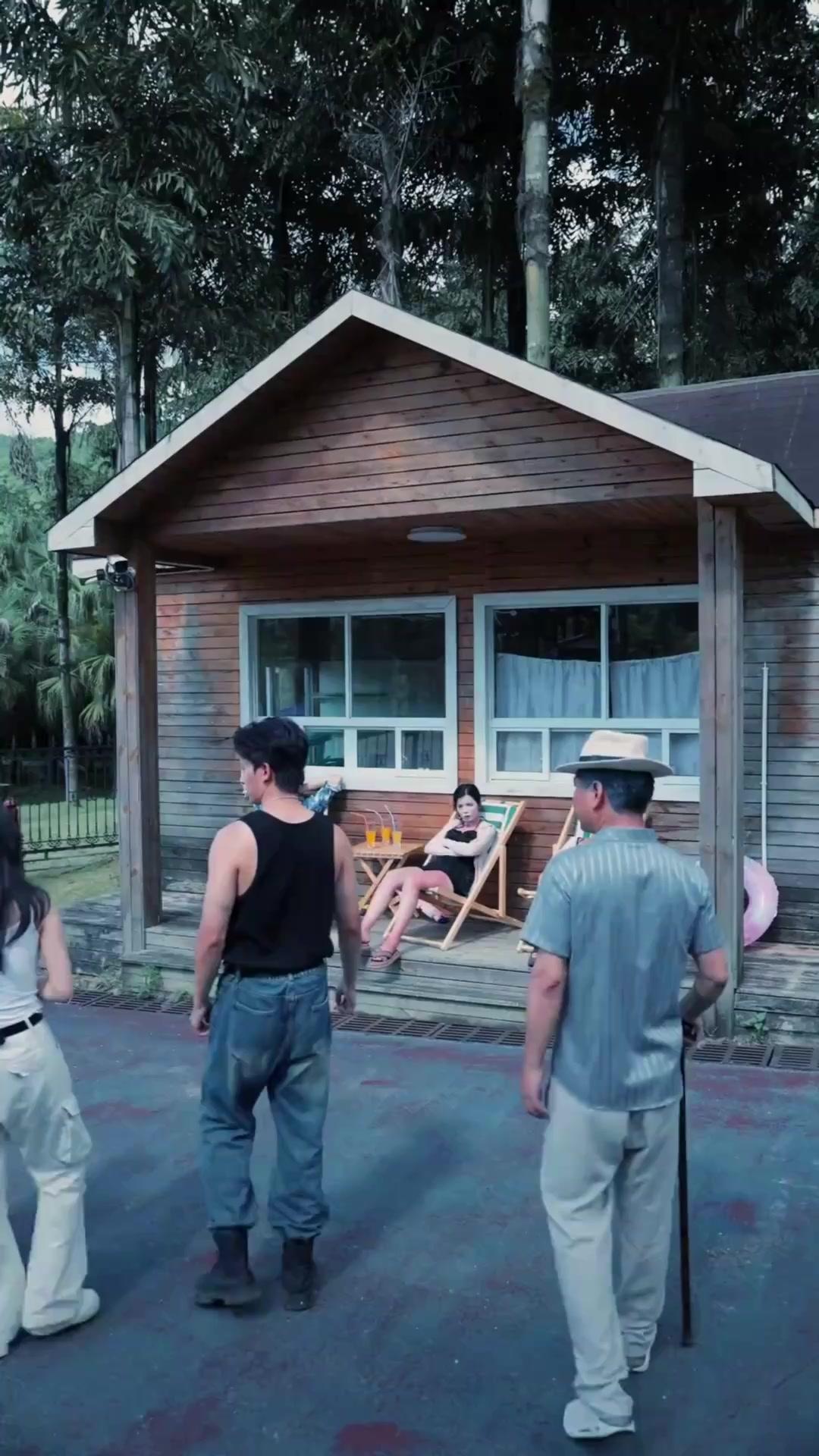 （더빙）심해의 포식자: 섬이 삼킨 배신