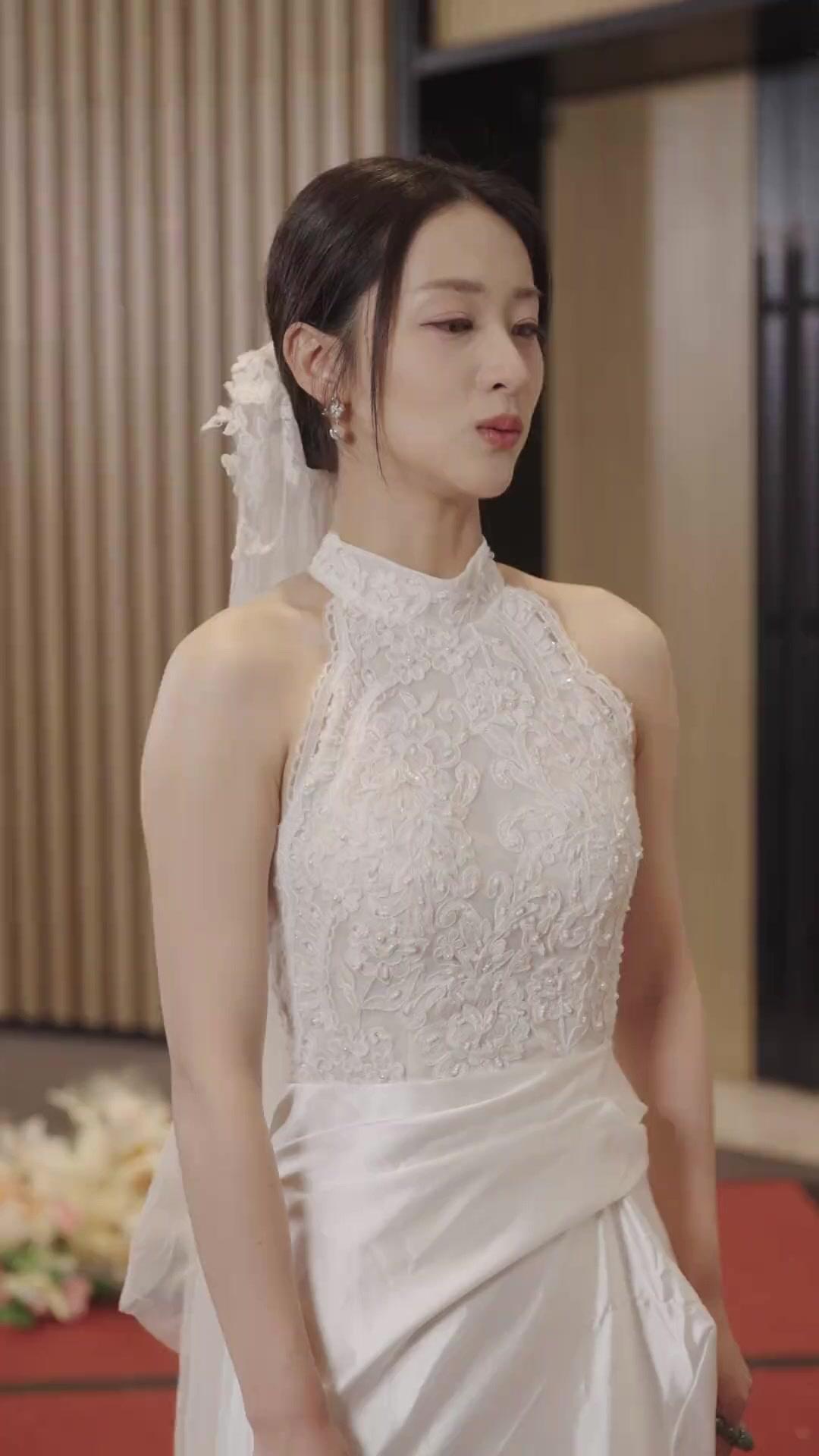 (Doblado) ¿La sustituya de quién?