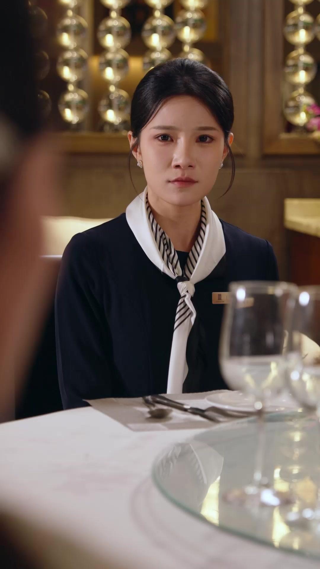 Cô ấy là con gái tài phiệt