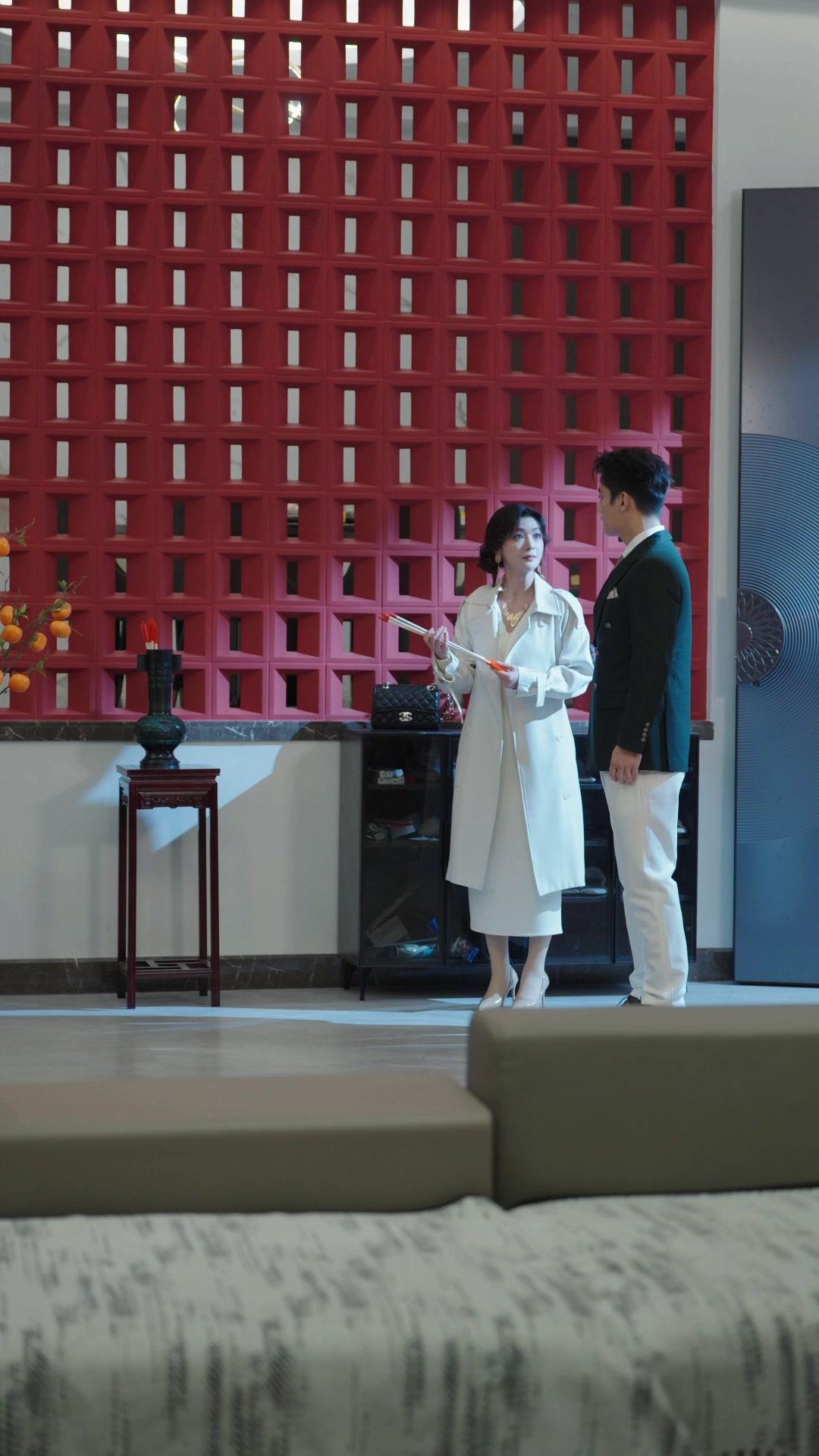 Jiwaku Jenderal, Tubuhku Istri CEO