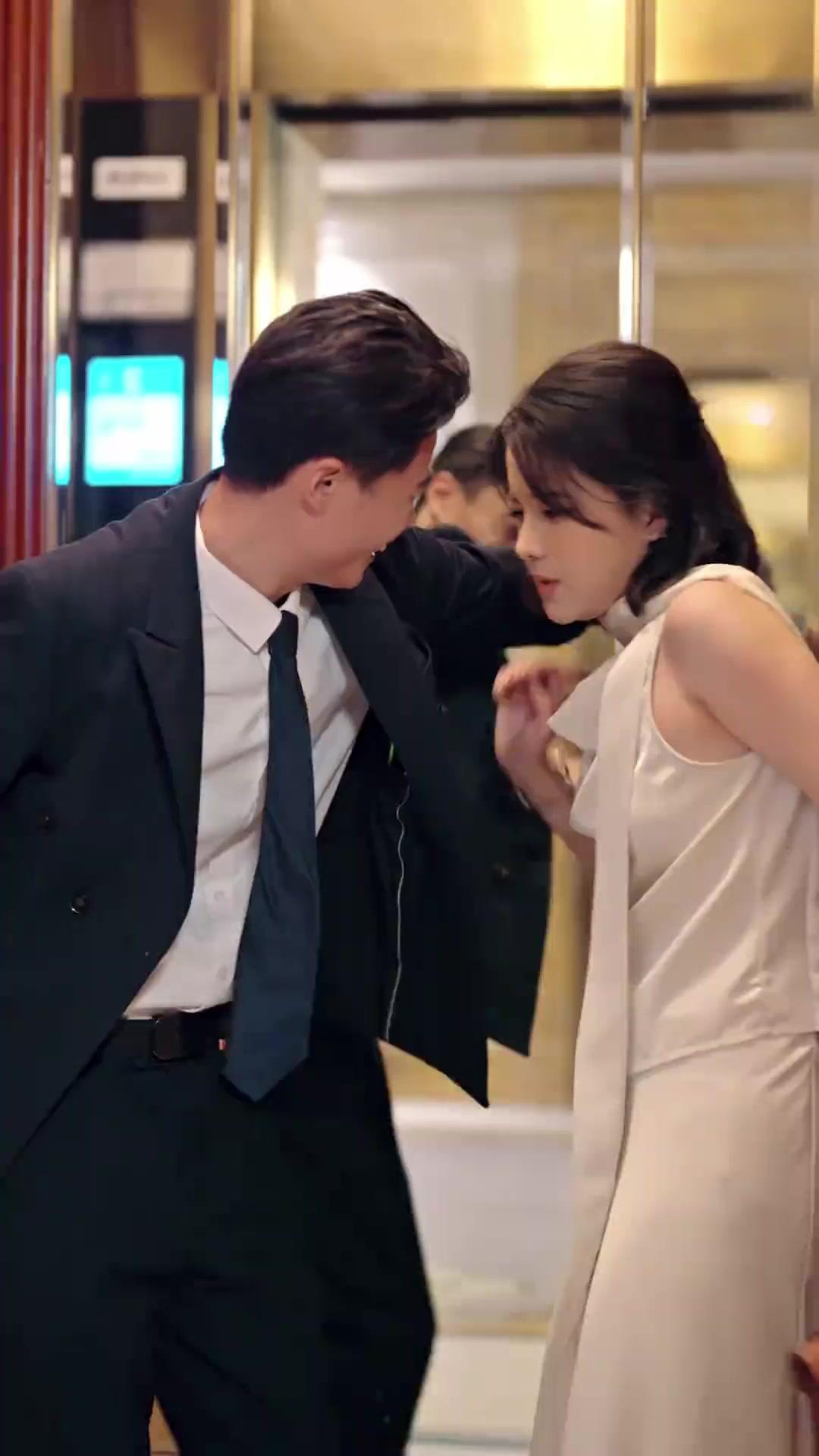 Hired a Billionaire as Baby’s Dad 