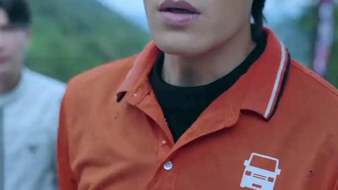 سائق الشاحنة المُدبلج، أقوى مما تتخيل: عندما يتحول السائق البسيط إلى بطلٍ على مسار جبلي