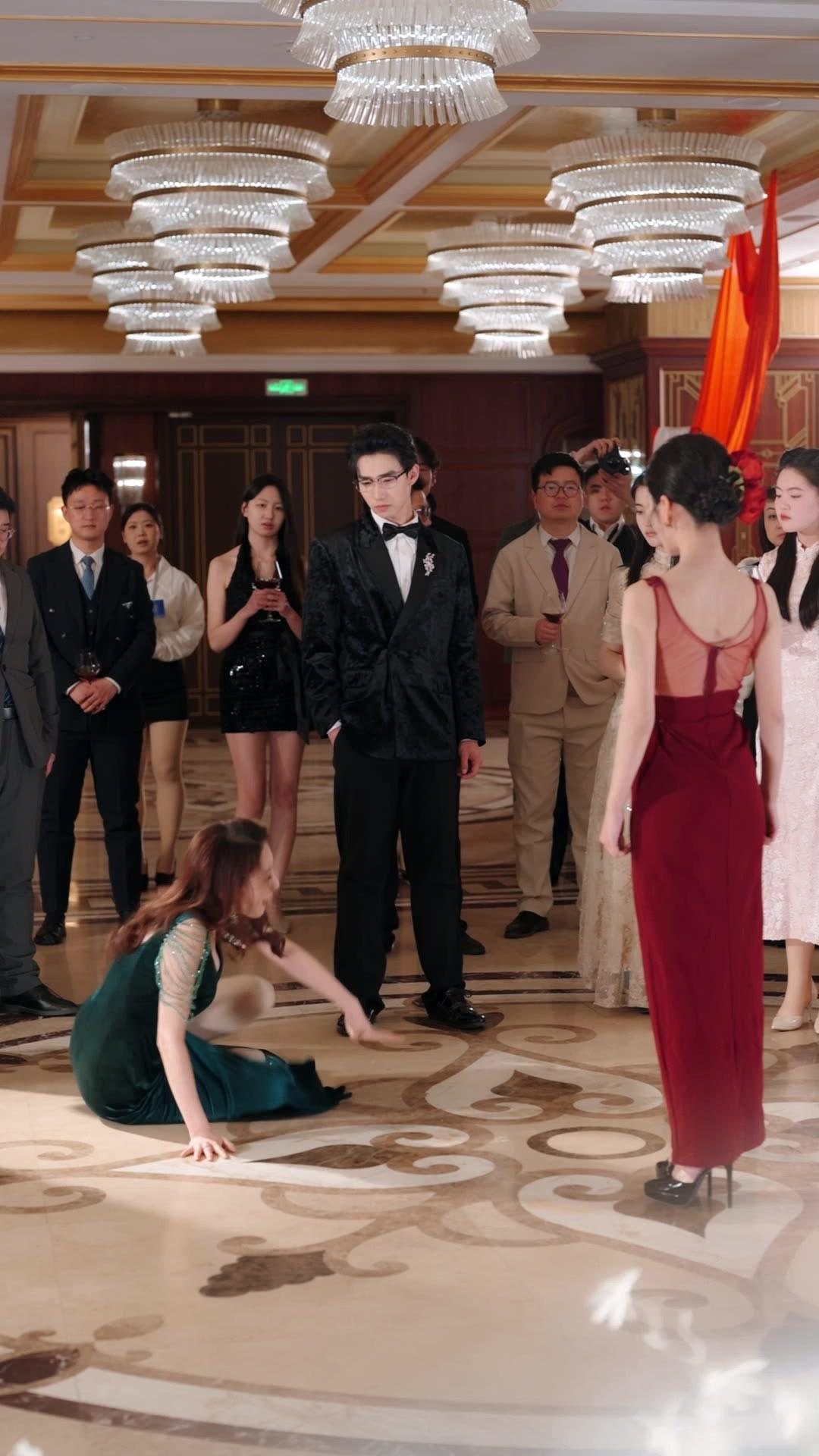 Ex, Your Dead Wife Is Back!