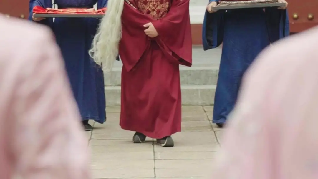 Stolen Fate of Bella White: When Silk Speaks Louder Than Words