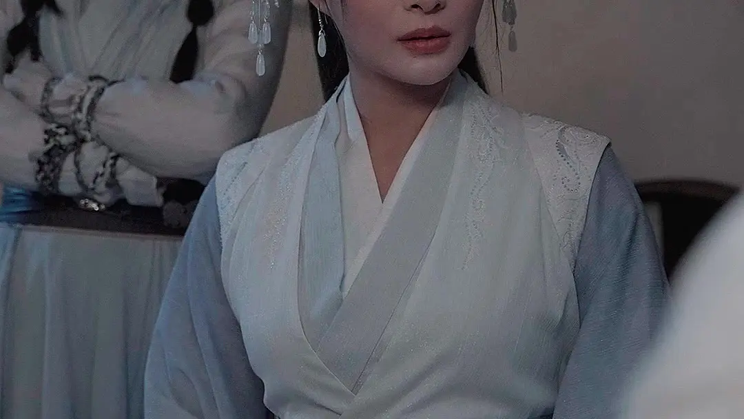 Legendary Hero: When Gifts Speak Louder Than Words