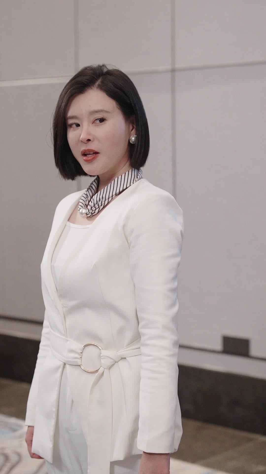 Ratu Benang Tersembunyi