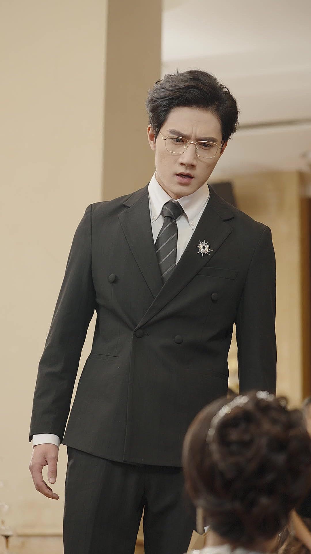 A Tia da Cantina É a Verdadeira Chefe