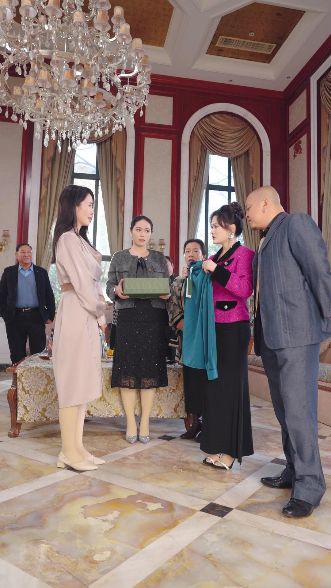 El dinero es su mamá