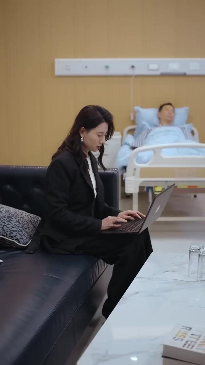  Setelah Putriku Memfitnahku, Aku Tertawa