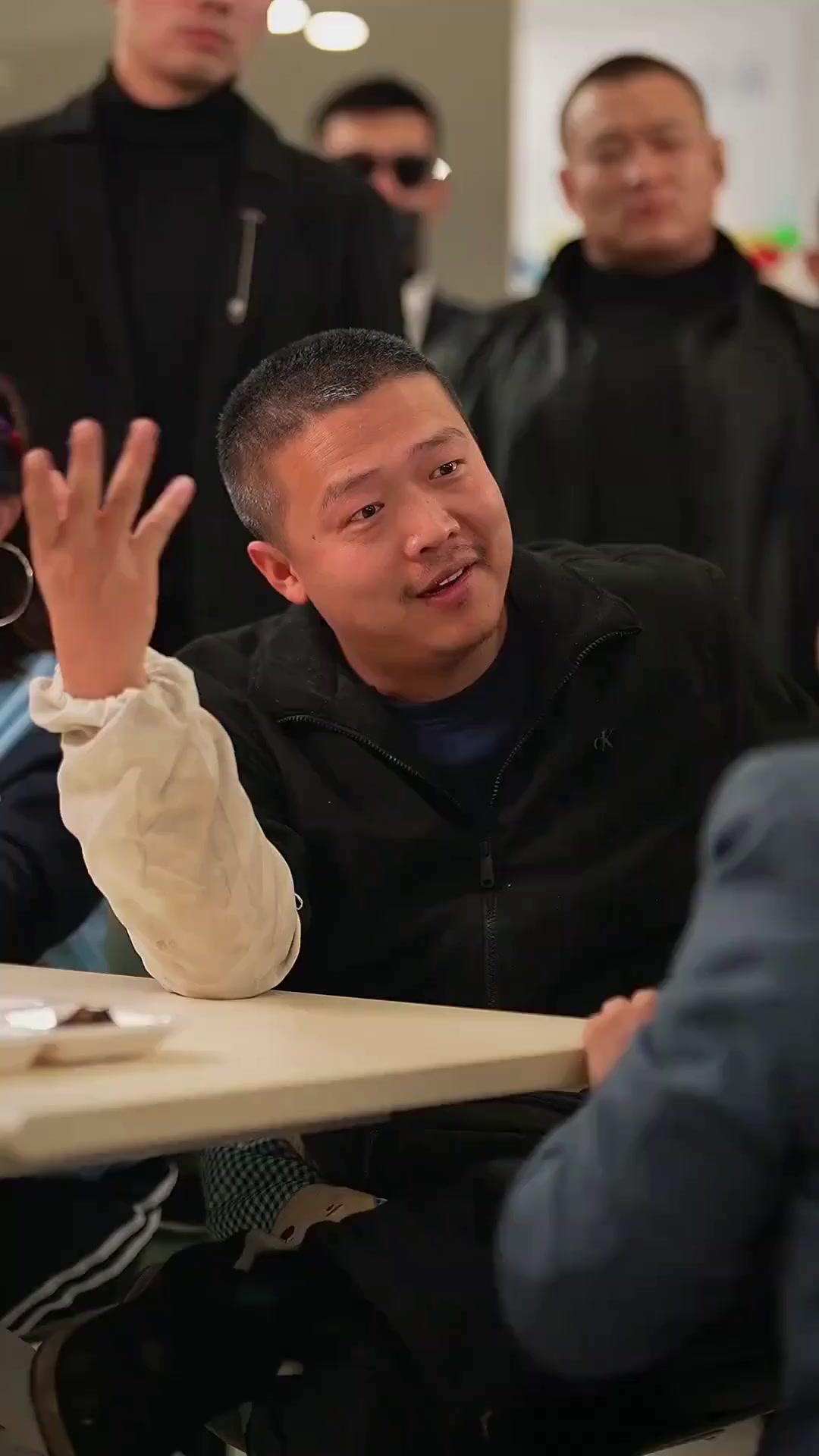 (Sulih suara) Gejolak di Dunia Hitam