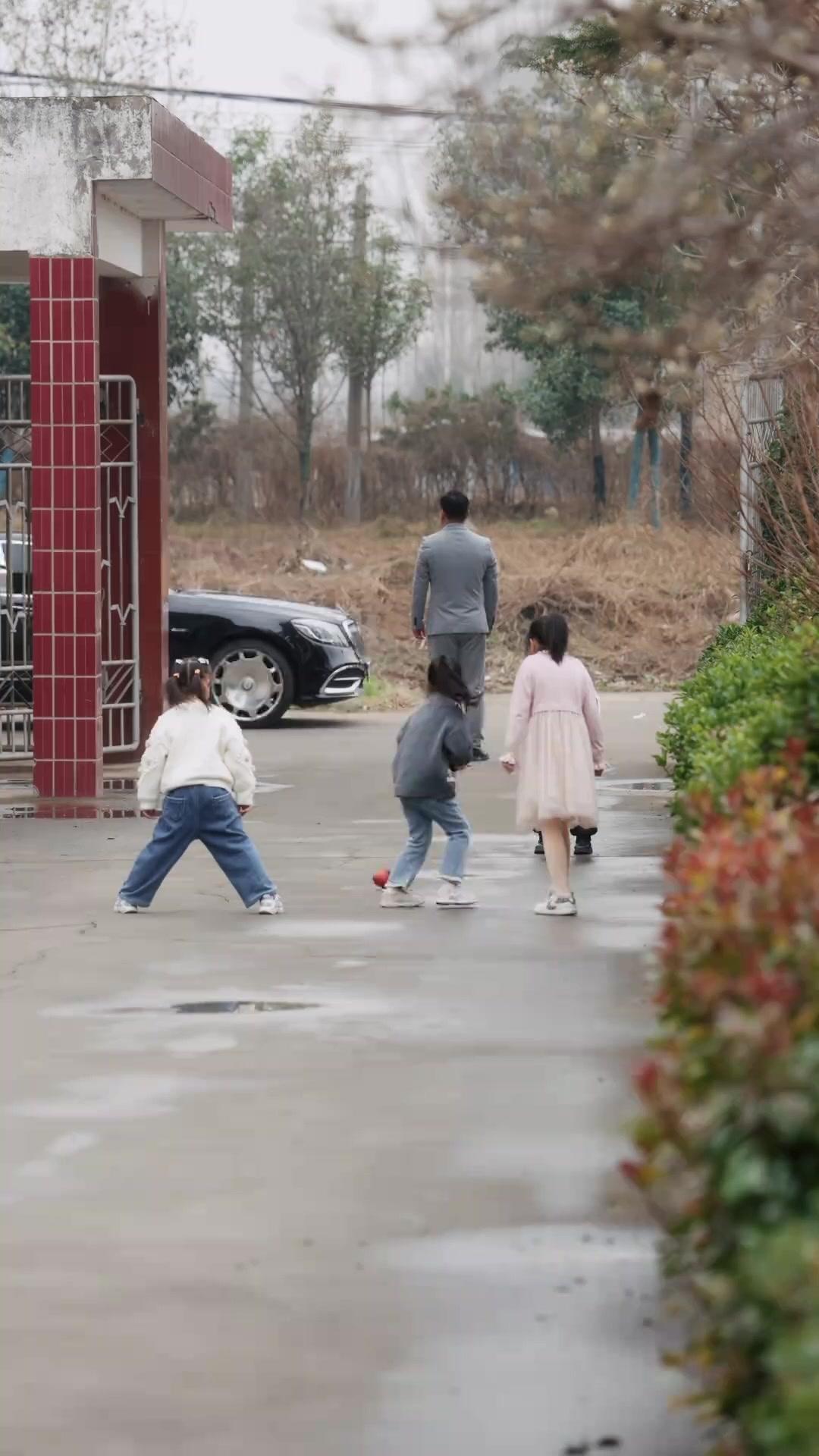 Chồng Cũ Là Vua Bài