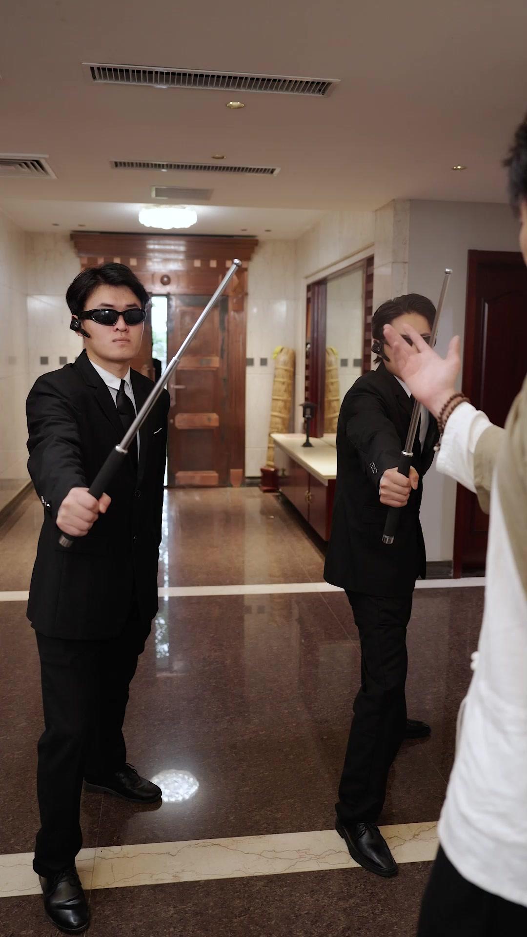 Help! My Contract Husband Is a Total Dummy