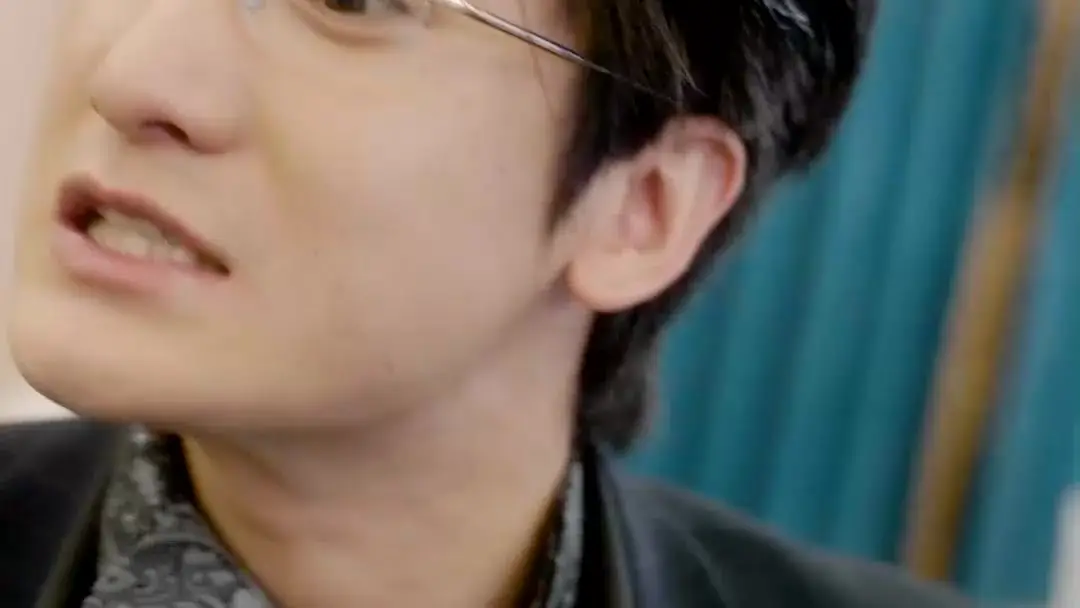 After Divorce I Can Predict the Future: Chen Wei’s Silent Gambit