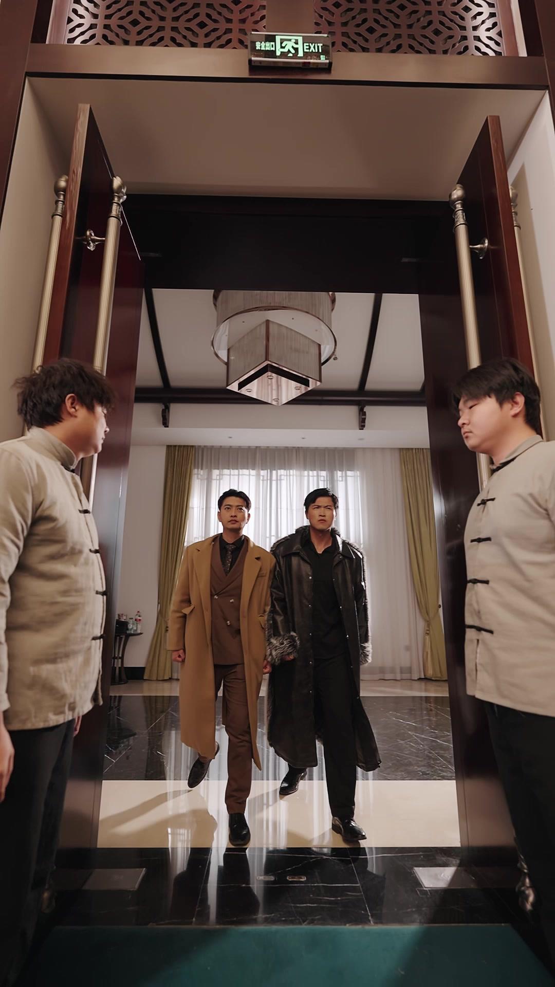 Prison Boss? Bow or Die！ 