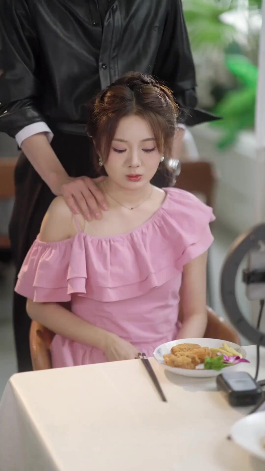 (พากย์เสียง) แต่งเพราะพี่ หย่าเพื่อพี่