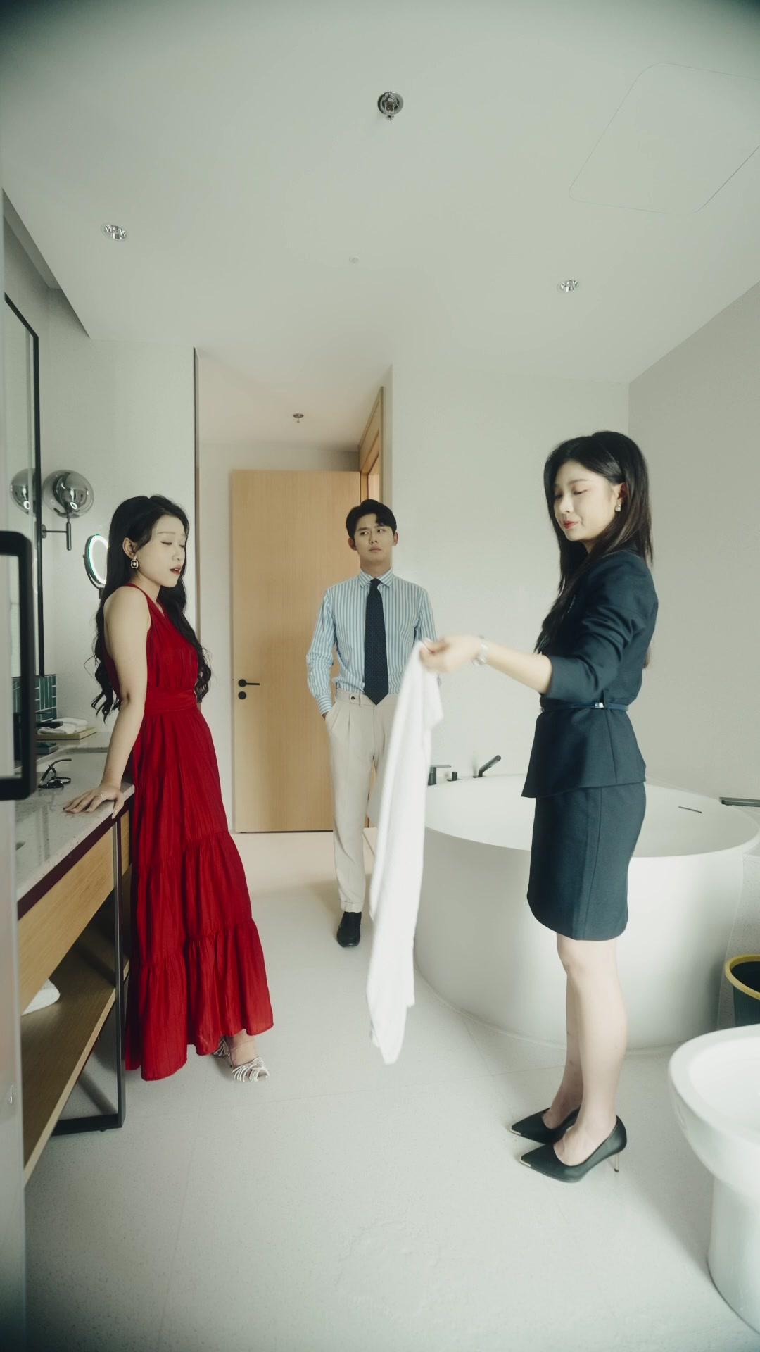 بين الشفقة والحب