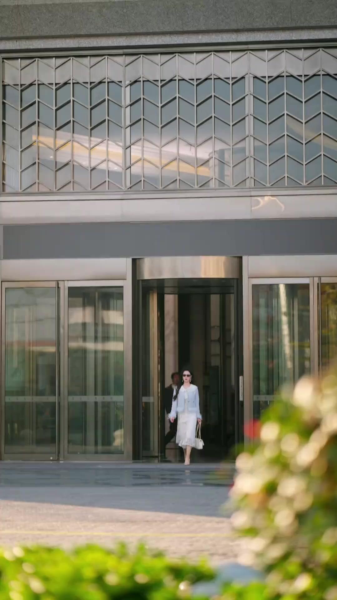 替え玉のはずが御曹司たちが私に夢中？